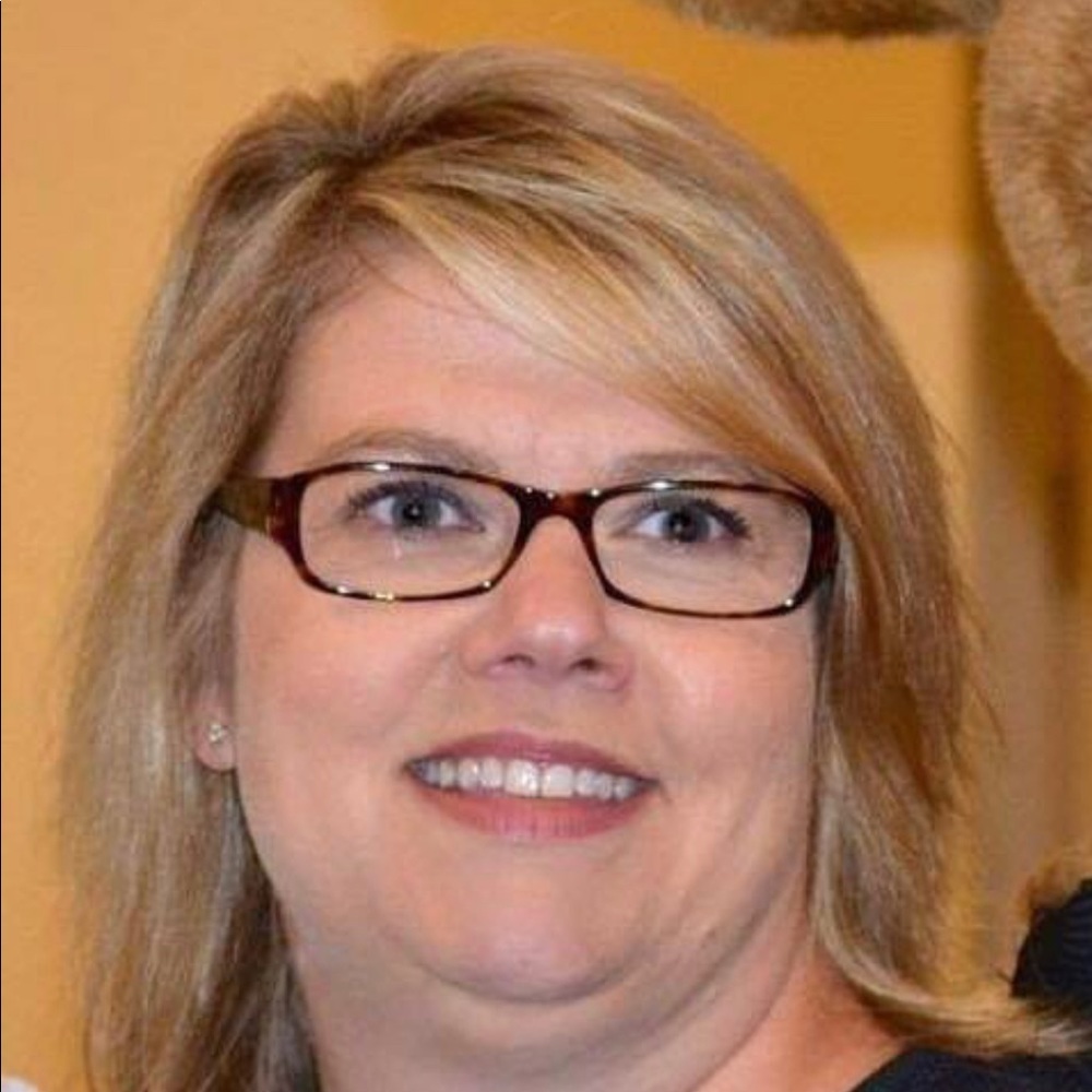 Meet your Posher, Debbie